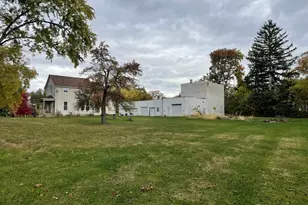 912 Lind Ave, Joliet, IL 60432 - Photo 1