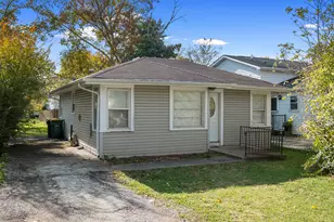 233 Wildwood Dr, Round Lake Beach, IL 60073 - Photo 1