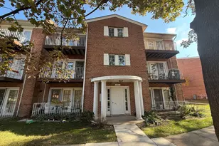 625 Quincy Bridge Ln, Glenview, IL 60025 - Photo 1