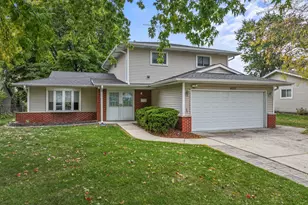 1027 Duxbury Ln, Schaumburg, IL 60193 - Photo 1