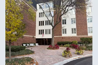250 Lake Boulevard #218, Buffalo Grove, IL 60089 - Photo 1