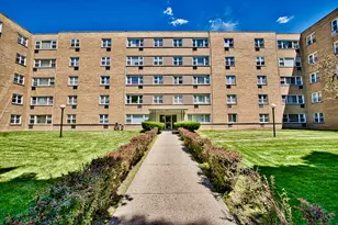 6161 N Hoyne Ave, Chicago, IL 60659 - Photo 1