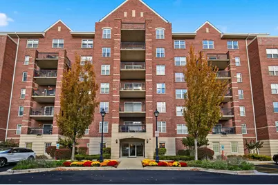 390 W Mahogany Court #606, Palatine, IL 60067 - Photo 1