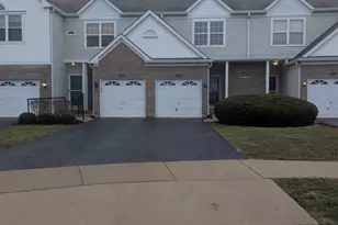 444 Arboretum Dr, Lombard, IL 60148 - Photo 1