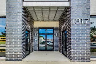 1317 N Larrabee St, Chicago, IL 60610 - Photo 1