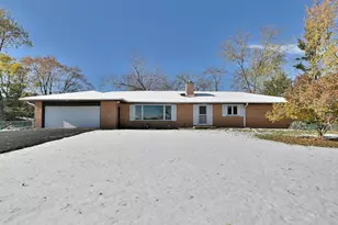 406 Hillcrest Dr, Prospect Heights, IL 60070 - Photo 1