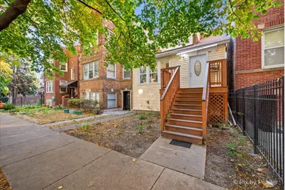 4252 N Lawndale Avenue, Chicago, IL 60618 - Photo 1