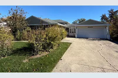 9037 N Chester Avenue, Niles, IL 60714 - Photo 1