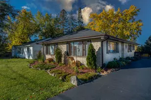 104 Lakewood Dr, Antioch, IL 60002 - Photo 1