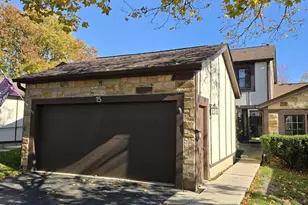 15 White Oak Cir, Saint Charles, IL 60174 - Photo 1