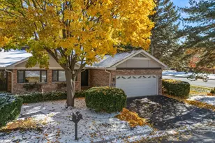 101 Villa Way, Bloomingdale, IL 60108 - Photo 1