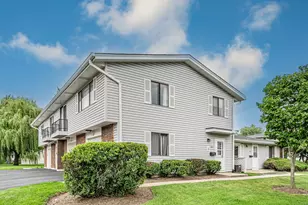 225 Barcliffe Ln, Schaumburg, IL 60194 - Photo 1