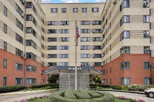 5052 N Marine Dr, Chicago, IL 60640 - Photo 1