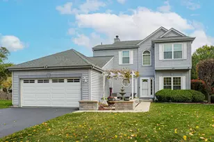 7 Michael Ct, Lake in the Hills, IL 60156 - Photo 1