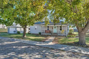 216 N Cash St, Seneca, IL 61360 - Photo 1