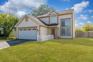 1501 Belle Haven Dr, Grayslake, IL 60030 - Photo 1