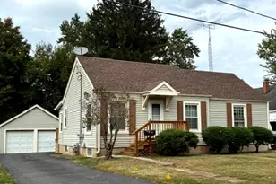 212 E Van Buren St, Marengo, IL 60152 - Photo 1