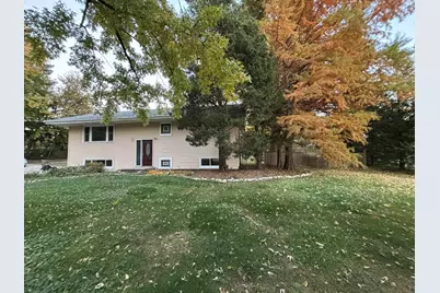 6N431 Gary Avenue, Roselle, IL 60172 - Photo 1