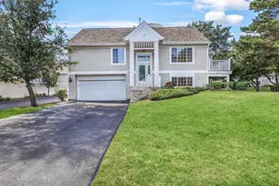 161 Lucerne Ct, Wheeling, IL 60090 - Photo 1