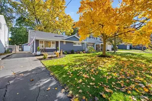 155 N Park Blvd, Glen Ellyn, IL 60137 - Photo 1