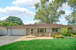 2540 Crystal Dr, Joliet, IL 60435 - Photo 1