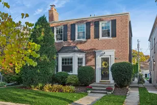 6319 N Le Mai Ave, Chicago, IL 60646 - Photo 1