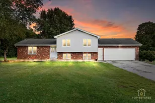 48W201 Keslinger Rd, Maple Park, IL 60151 - Photo 1