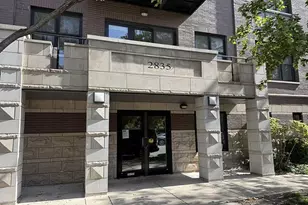 2835 N Lakewood Ave, Chicago, IL 60657 - Photo 1