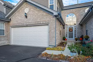 615 Kresswood Dr, McHenry, IL 60050 - Photo 1