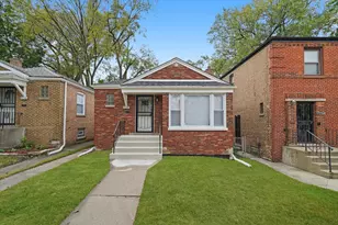 9728 S Greenwood Ave, Chicago, IL 60628 - Photo 1