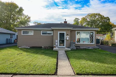626 N Biermann Avenue, Villa Park, IL 60181 - Photo 1