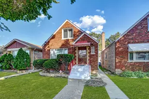 9041 S East End Ave, Chicago, IL 60617 - Photo 1