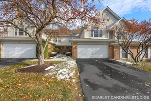 341 Cimarron Rd E, Lombard, IL 60148 - Photo 1