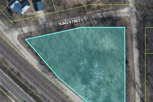 609 E Lake St, Woodstock, IL 60098 - Photo 1