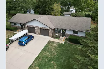 112-114 Wright Drive, Utica, IL 61373 - Photo 1