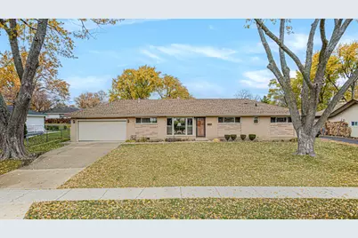 658 Illinois Boulevard, Hoffman Estates, IL 60169 - Photo 1