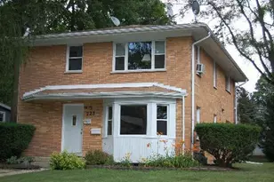 722 N Center St, Naperville, IL 60563 - Photo 1