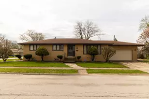 17246 Bernadine St, Lansing, IL 60438 - Photo 1