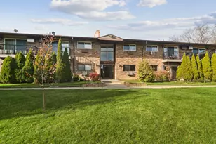 802 E Old Willow Rd, Prospect Heights, IL 60070 - Photo 1