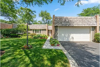 1904 Somerset Lane, Northbrook, IL 60062 - Photo 1