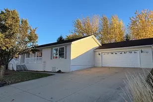 5647 Buttercup Ln, Machesney Park, IL 61115 - Photo 1