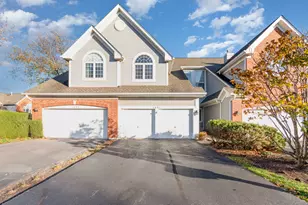 1031 N Earls Ct, Palatine, IL 60067 - Photo 1