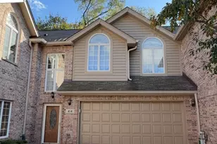 414 Ashbury Dr, Hinsdale, IL 60521 - Photo 1