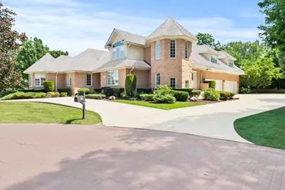 911 Red Fox Lane, Oak Brook, IL 60523 - Photo 1