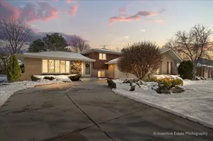 8209 Middlebury Ave, Woodridge, IL 60517 - Photo 1