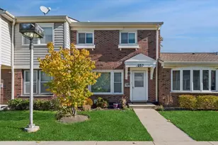 257 Bay St, Wood Dale, IL 60191 - Photo 1