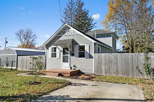 1155 S 5th St, Dekalb, IL 60115 - Photo 1