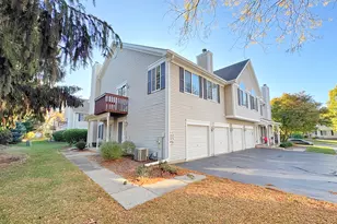 1236 Sandhurst Ln, South Elgin, IL 60177 - Photo 1