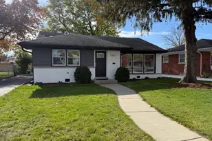 1301 Lois Ave, Park Ridge, IL 60068 - Photo 1