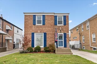 5542 N Osceola Ave, Chicago, IL 60656 - Photo 1